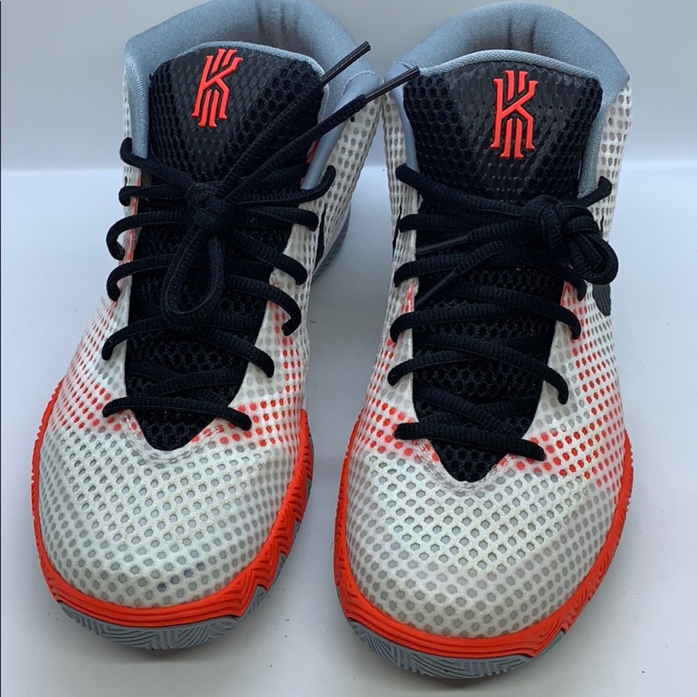 Kyrie 1 “home”